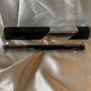 NIB concealer blending brush